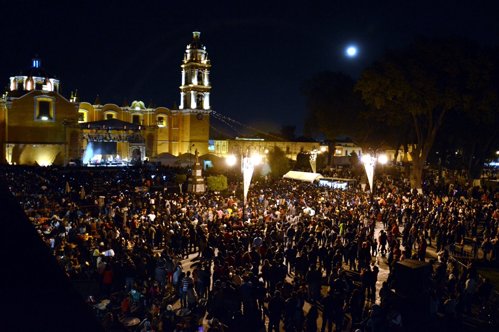 Manzanero y Esperanza Azteca sustituirán concierto de campanas