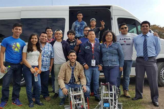 Estudiantes de Xicotepec ganan concurso nacional de robótica