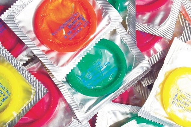 Crean condones que cambian de color al detectar enfermedades