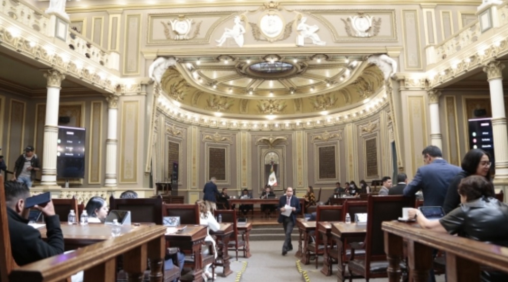 Seis diputados más piden licencia por campaña; van 17 cambios en el Congreso de Puebla