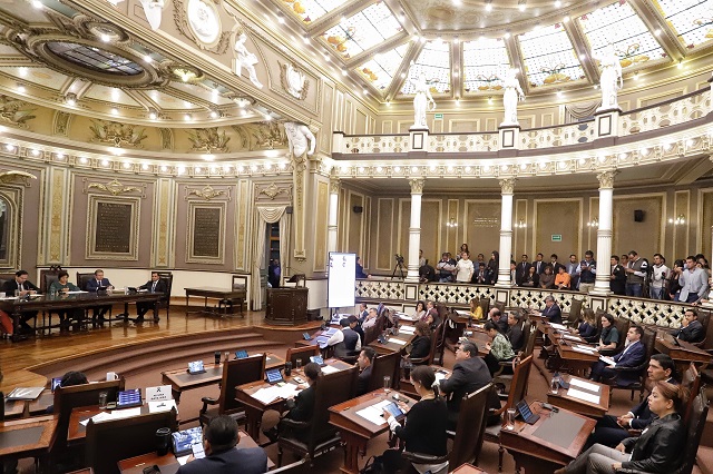 Con una circular, pretenden que diputados poblanos no discriminen