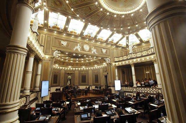 Pide Barbosa a Claudia Rivera civilidad política ante Congreso