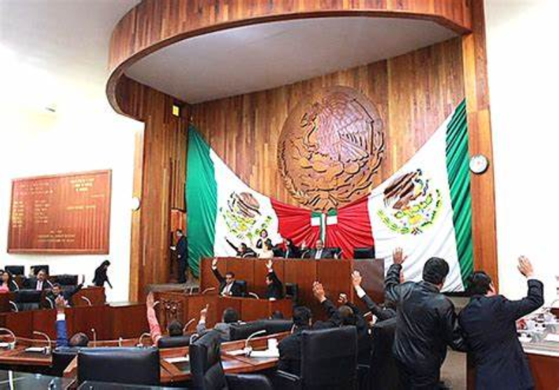 En Tlaxcala, diputados se niegan a reinstalar a 34 basificados