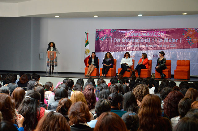 Legisladoras de MC ofrecen conferencia por Día de la Mujer
