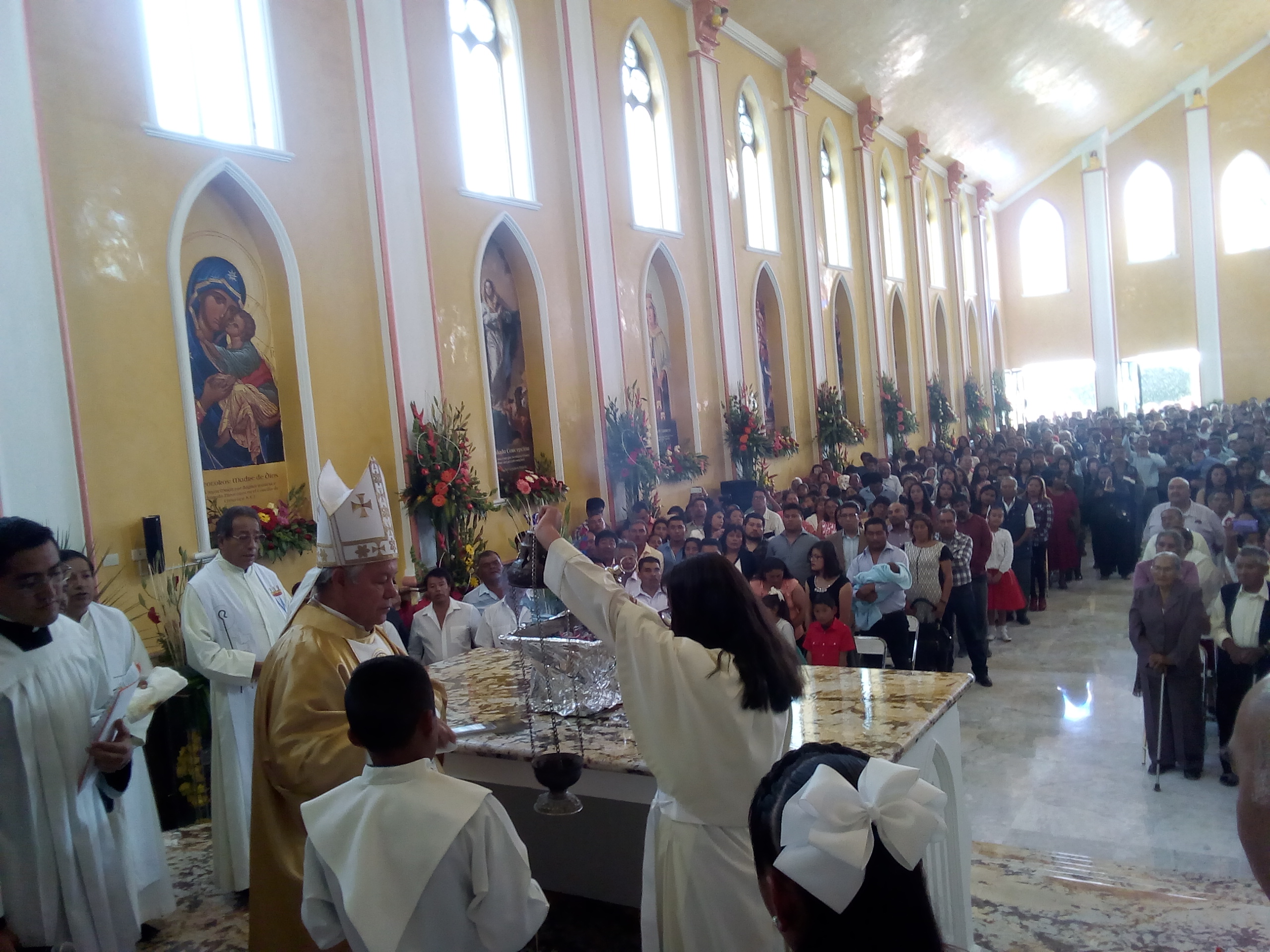 Consagra arzobispo iglesia guadalupana en Buena Vista