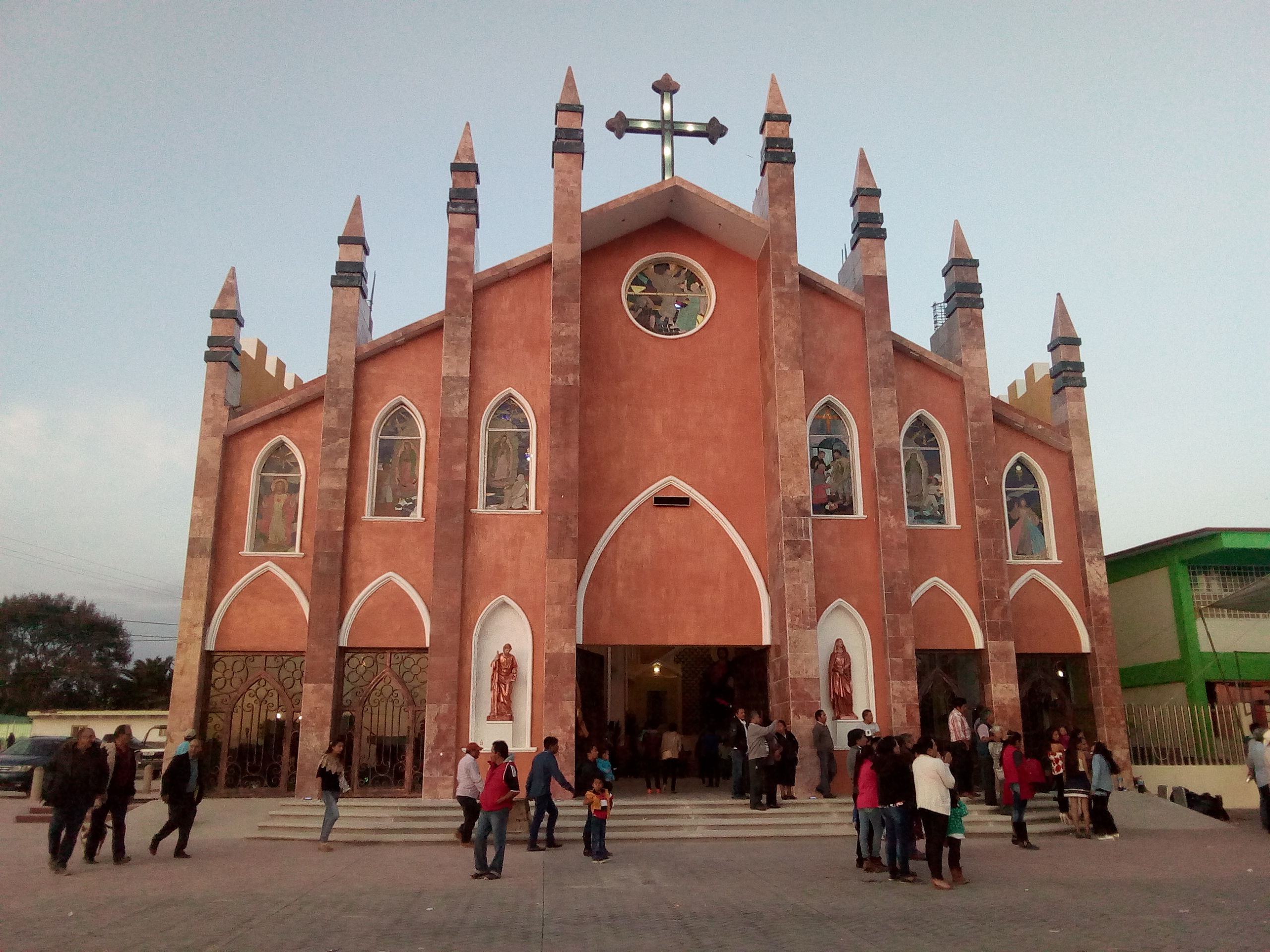 Consagra arzobispo iglesia guadalupana en Buena Vista