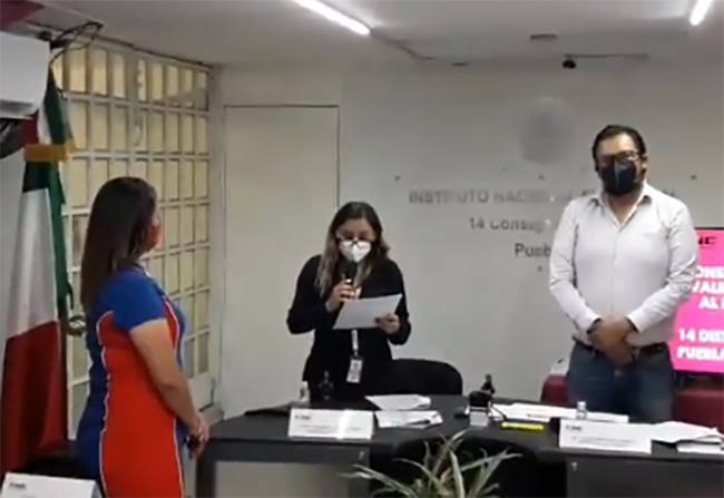 Nelly Maceda recibe constancia de mayoría como diputada por Acatlán 