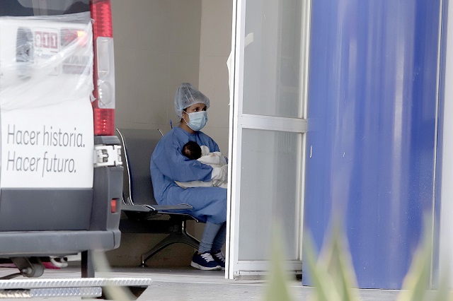 Personal médico del Hospital General de Tehuacán se queda sin bono Covid