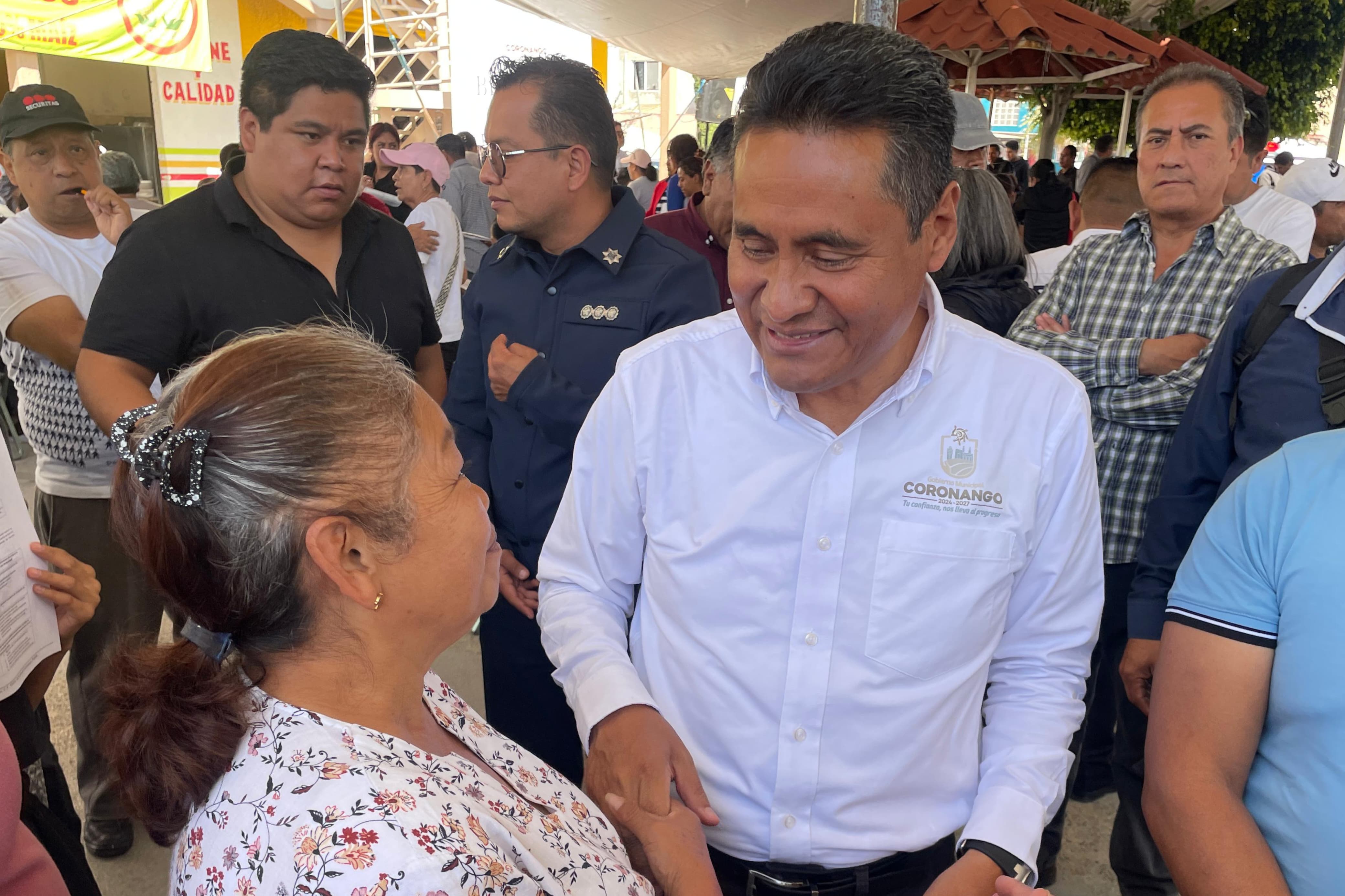 Armando Aguirre escucha a ciudadanos de Mihuacán y Ocotlán