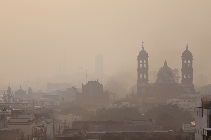 Piden a poblanos usar cubrebocas por mala calidad del aire