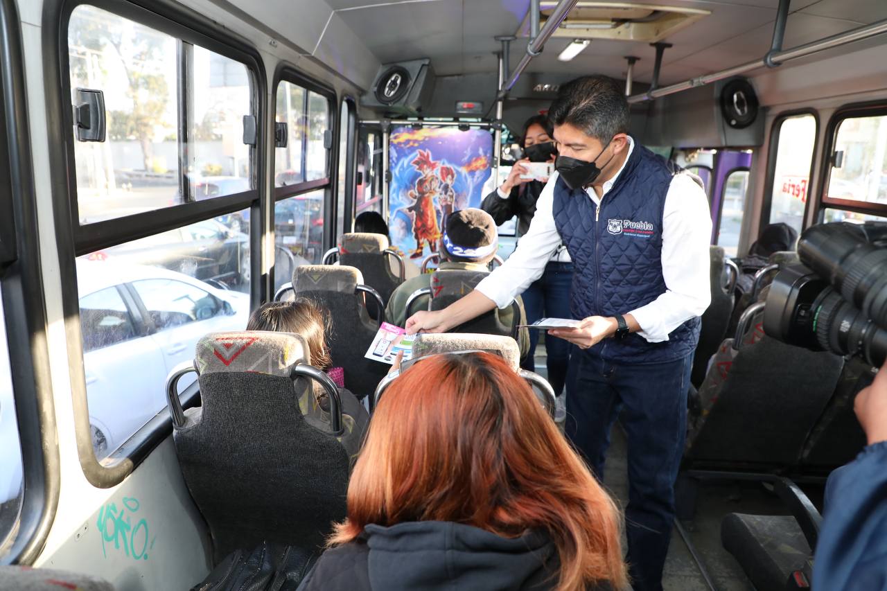 Policía municipal de Puebla aplica operativo Contigo y en ruta