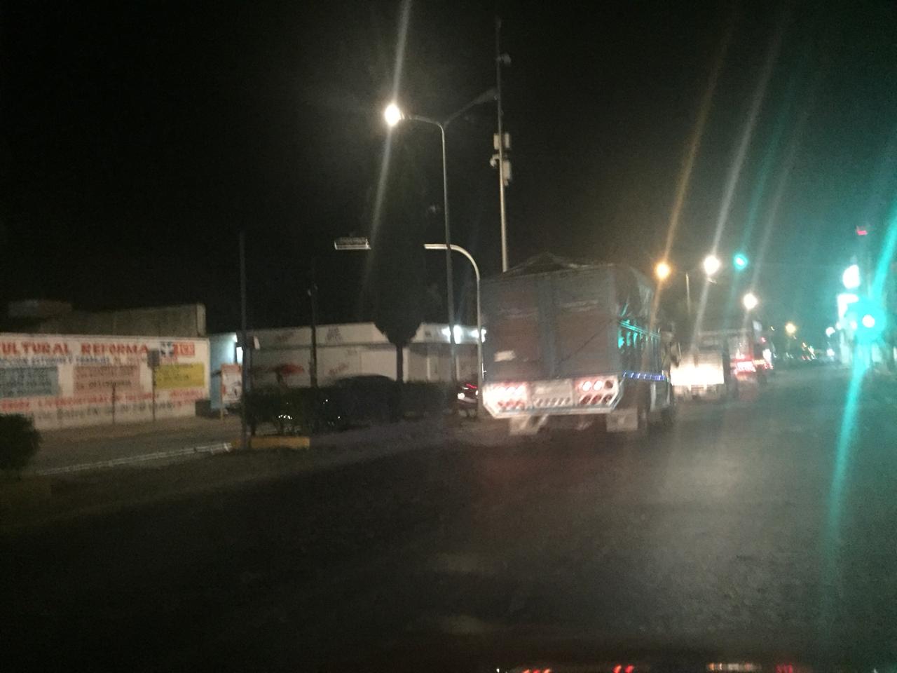 Viajan en caravana para evitar asaltos en la Puebla-Tehuacán