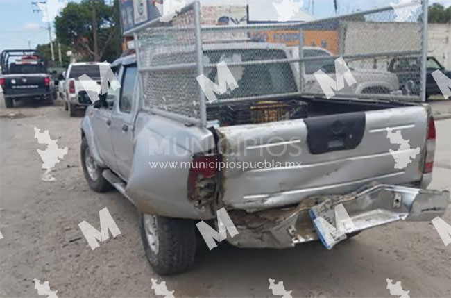 VIDEO Convoy militar choca con familia que viajaba en una camioneta en Quecholac 