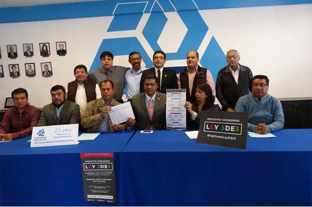 Va Coparmex Tehuacán por mil 500 firmas para Ley 3 de 3