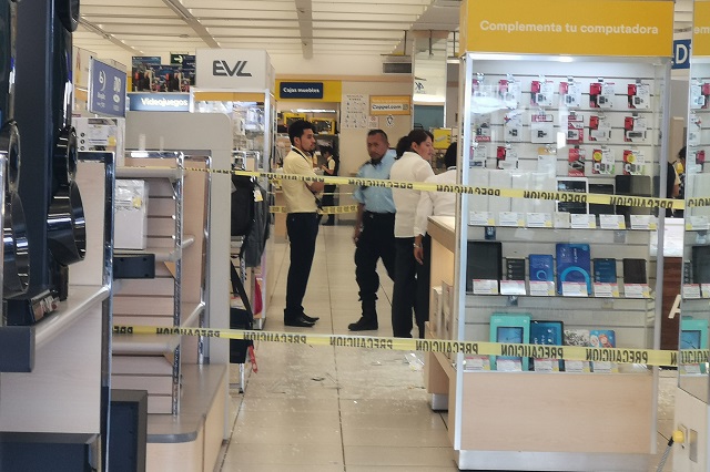 Hombres armados roban nuevamente Coppel de Amozoc