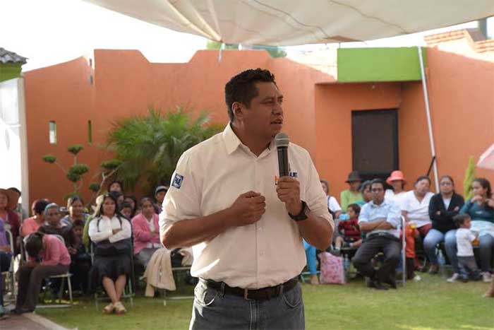 En Coronango, plantea Miguel Huepa gestión para la educación