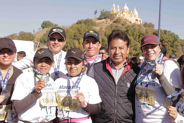 San Andrés recibió miles de corredores del Maratón de Puebla