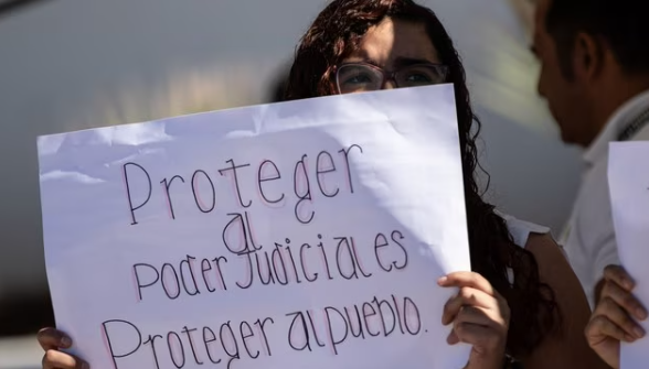 “¿Quién juzga al juzgador?” O por qué la SCJN no debe permitir que la dividan