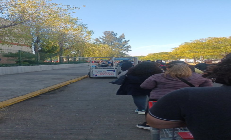 VIDEO Fila para entrar a Costco Puebla llegó hasta el auditorio Metropolitano