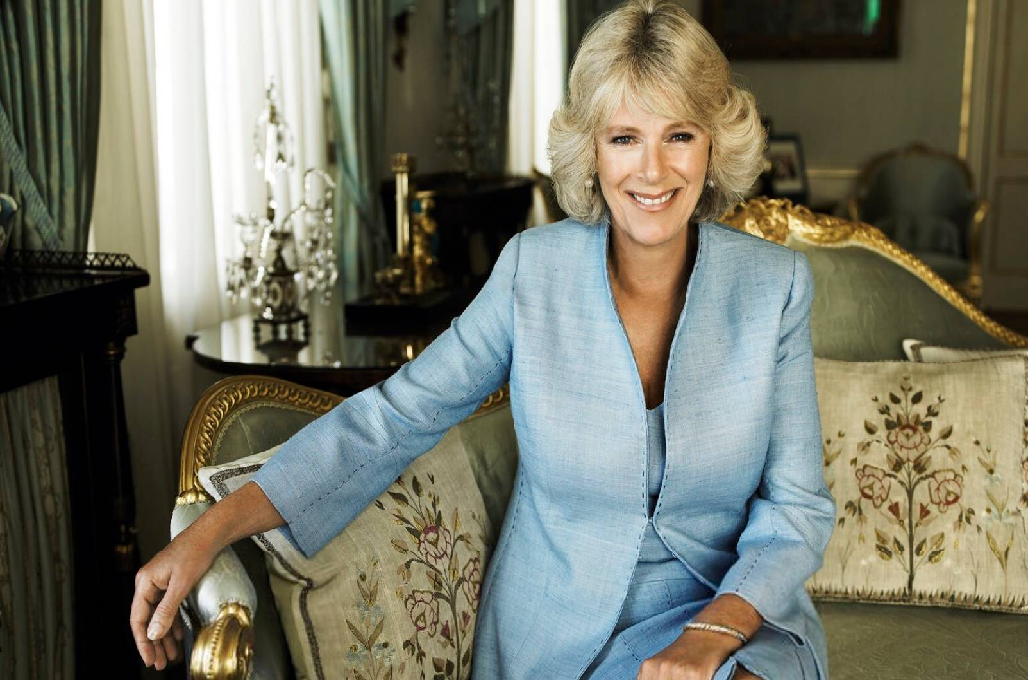 Camila, esposa del príncipe Carlos, da positivo a Covid-19