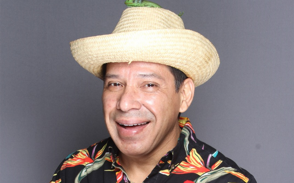 Actor que interpreta a El Costeño vuelca en la México-Tampico