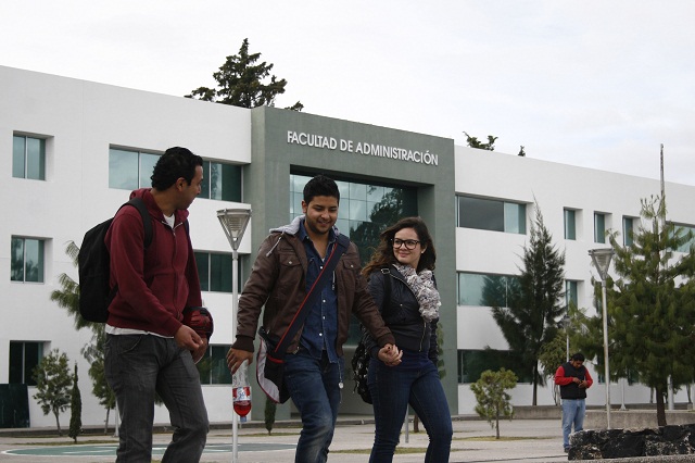 Buap e Ibero también cancelan clases por contaminación