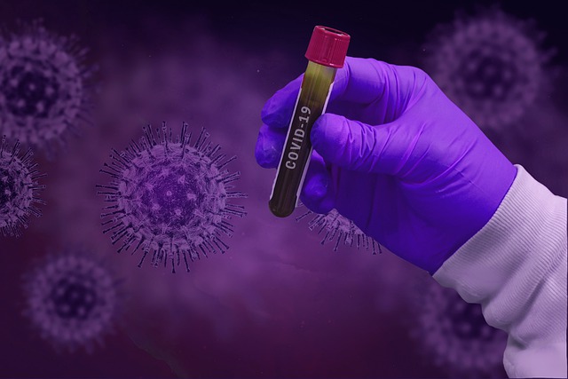 Sujeto golpea a enfermera al ser diagnosticado con COVID19