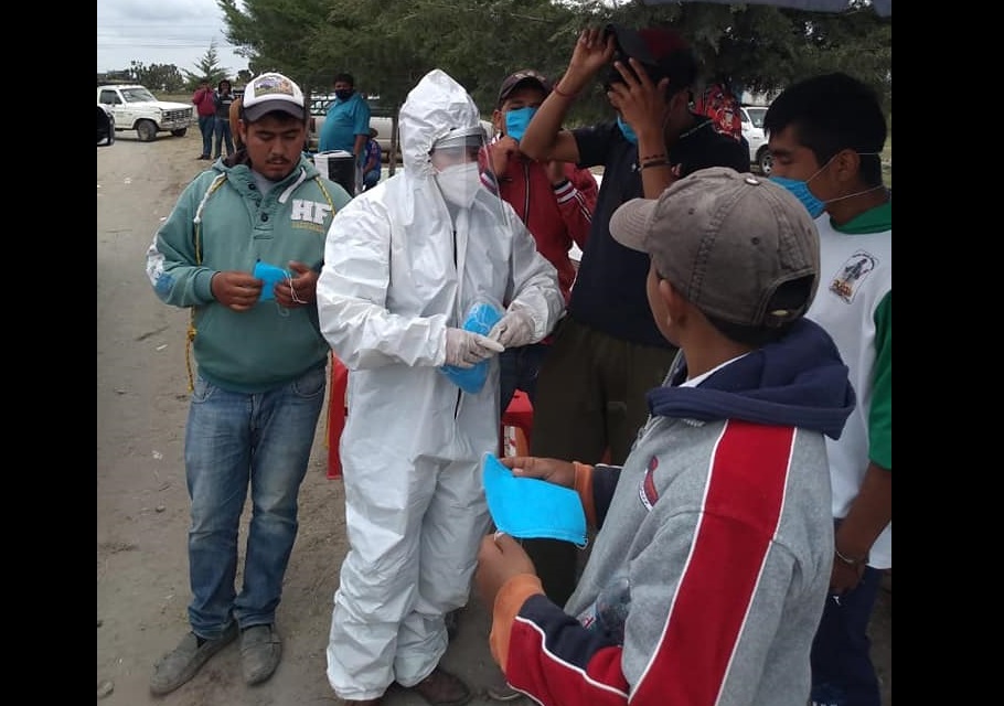 Ciudadanos promueven uso de cubrebocas en Tecamachalco
