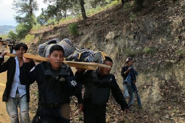 Investigan tres móviles en asesinato de 11 personas en comunidad de Coxcatlán