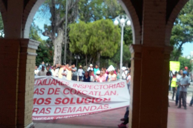 Antorcha Campesina exige obra pública al edil de Coxcatlán