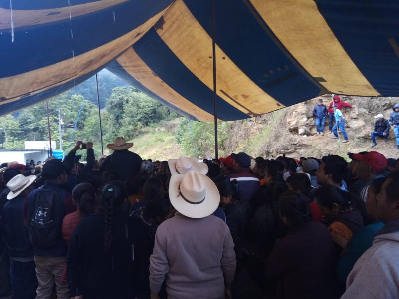 Retienen nuevamente paquetes electorales para su conteo en Coyomeapan 