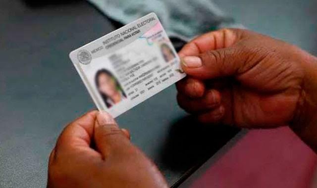 INE pide a ciudadanos recoger sus credenciales para votar