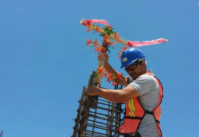 Sector de la construcción celebra Día de la Santa Cruz en Tlaxcala 
