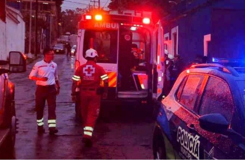 Colapsa casona y se inundan calles por lluvia de este jueves en Puebla