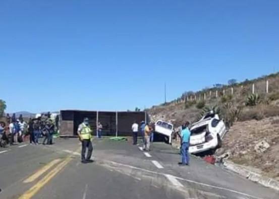 Accidente en la carretera Cuacnopalan-Oaxaca deja un muerto