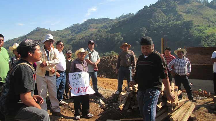 Expulsan de Cuacuila a empleados de Gasomex que retomaron obras