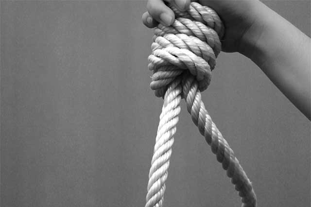 Abuelito se suicida en el mercado Guadalupe, en límites con Tlaxcala