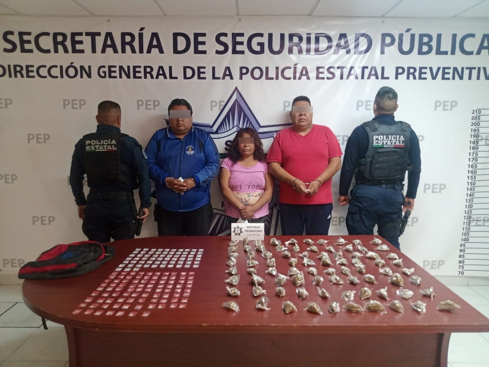 Detiene a integrantes de Los Cuerudos con 230 dosis de droga en Xoxtla