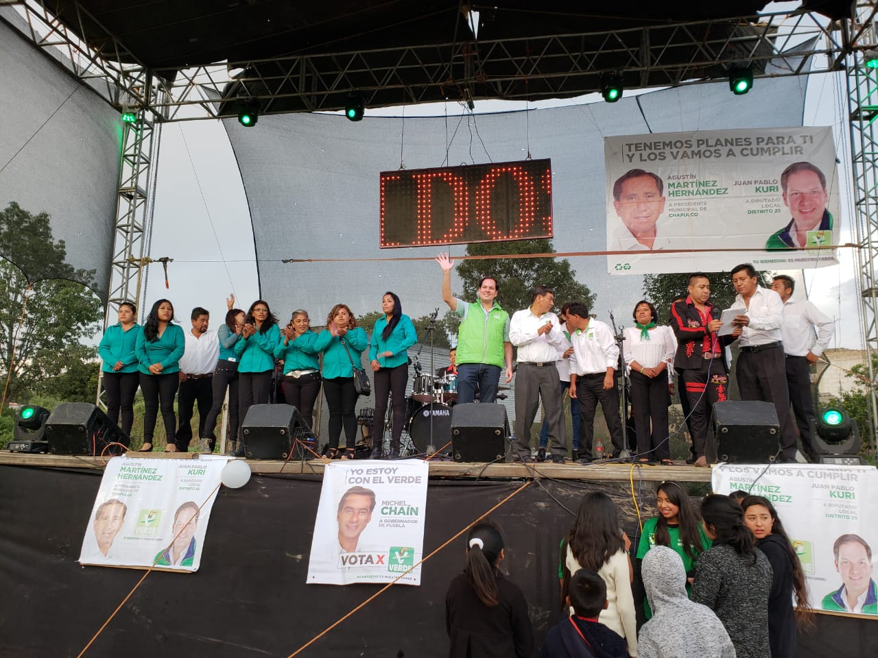 Kuri concluye su campaña en Miahuatlán y Chapulco