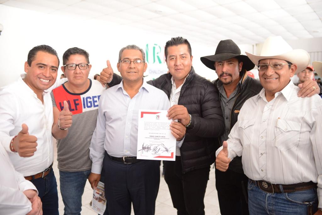 Jiménez Merino toma protesta a comités del PRI de Serdán