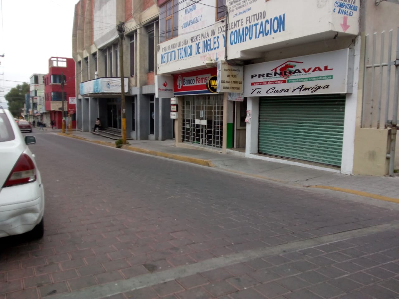 Vecinos evitan robo al banco Famsa en Tecamachalco