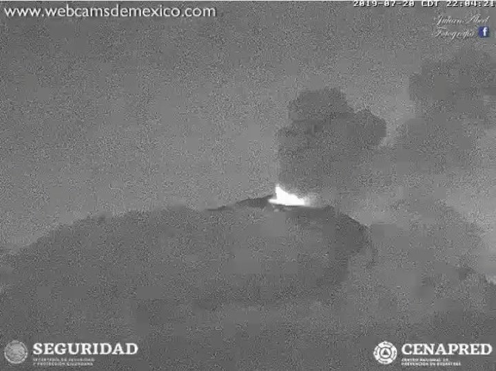 Esta noche Popocatépetl lanza fragmentos incandescentes