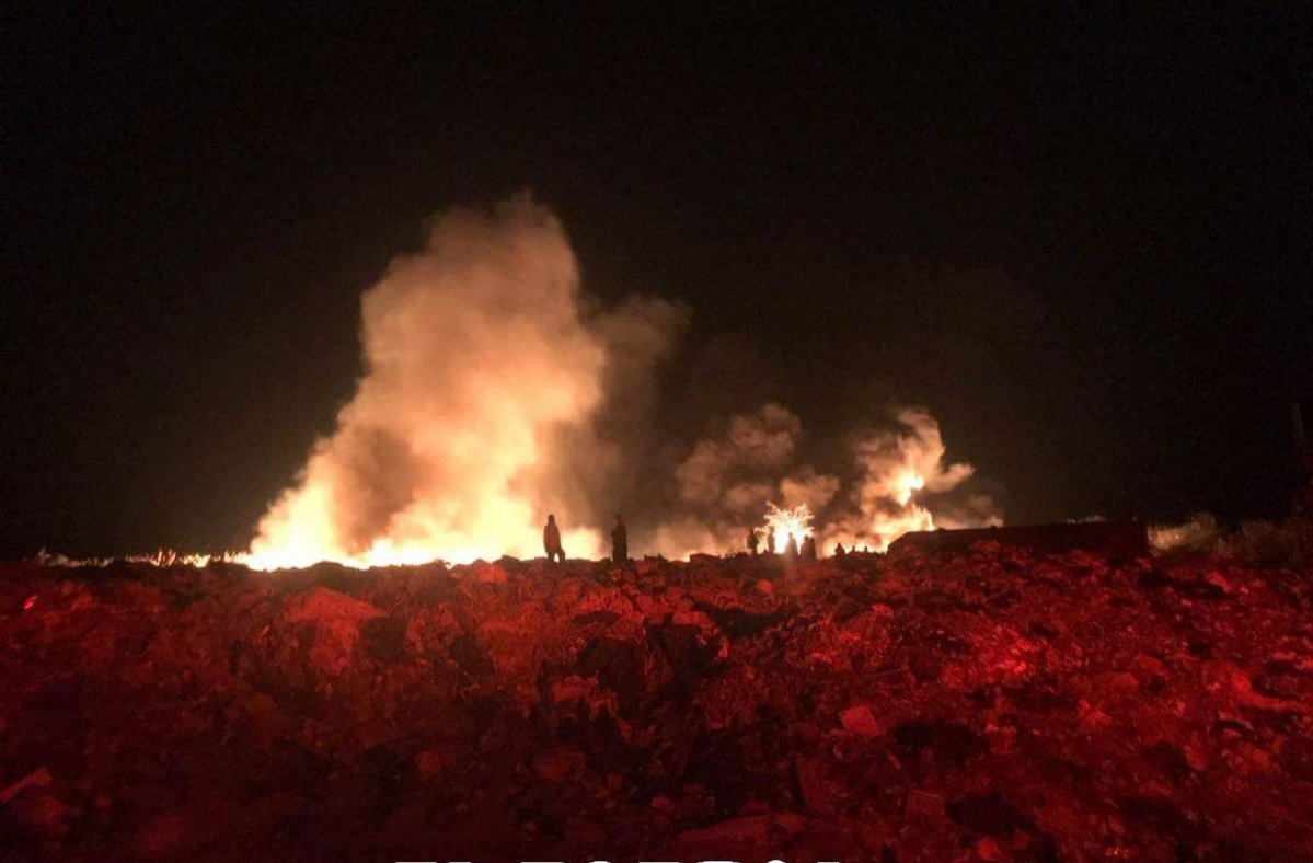 (FOTOS) Fuego consume el basurero de San Juan Ixcaquixtla 