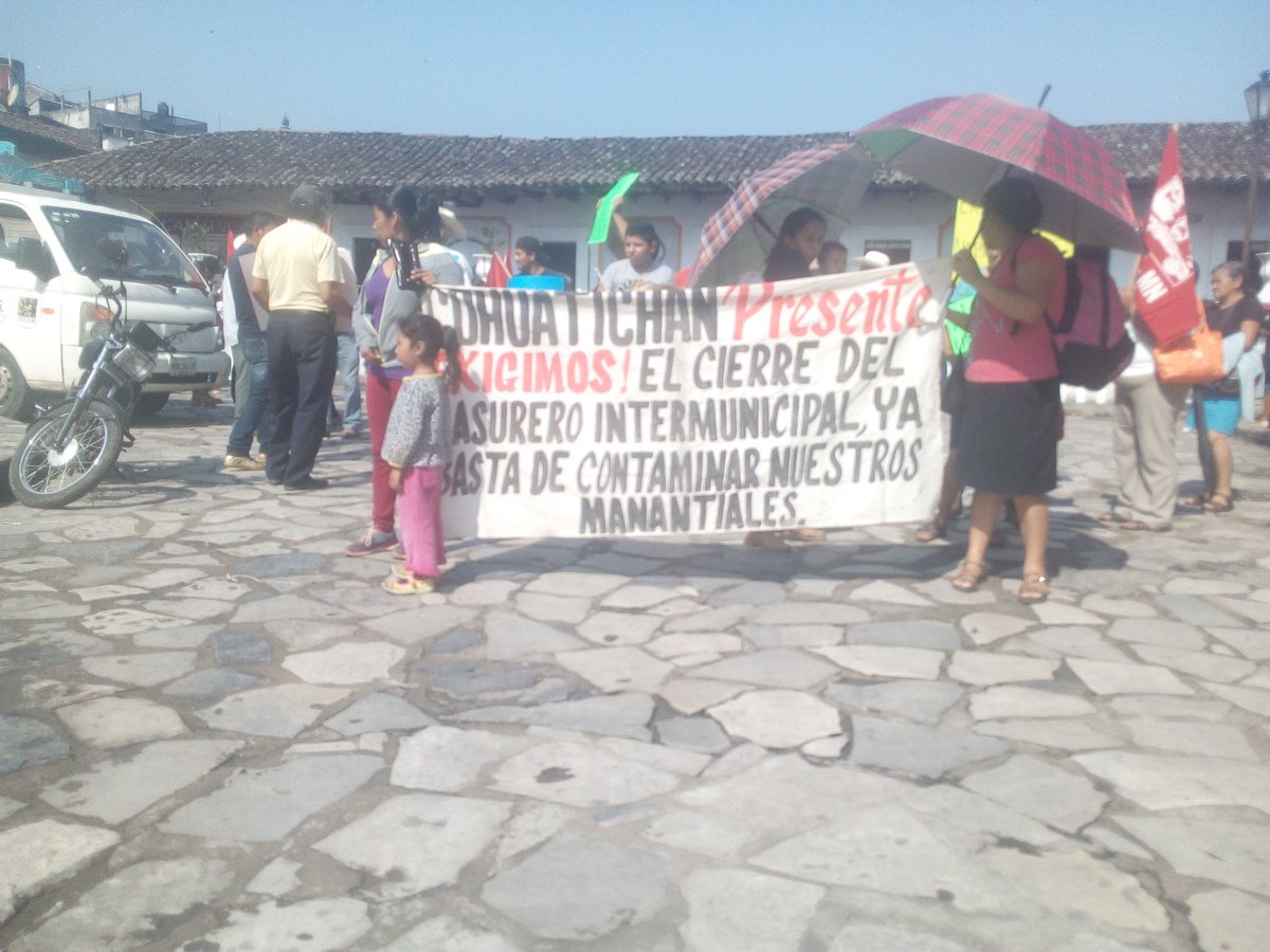 Pobladores de Cuetzalan exigen la cancelación del relleno sanitario