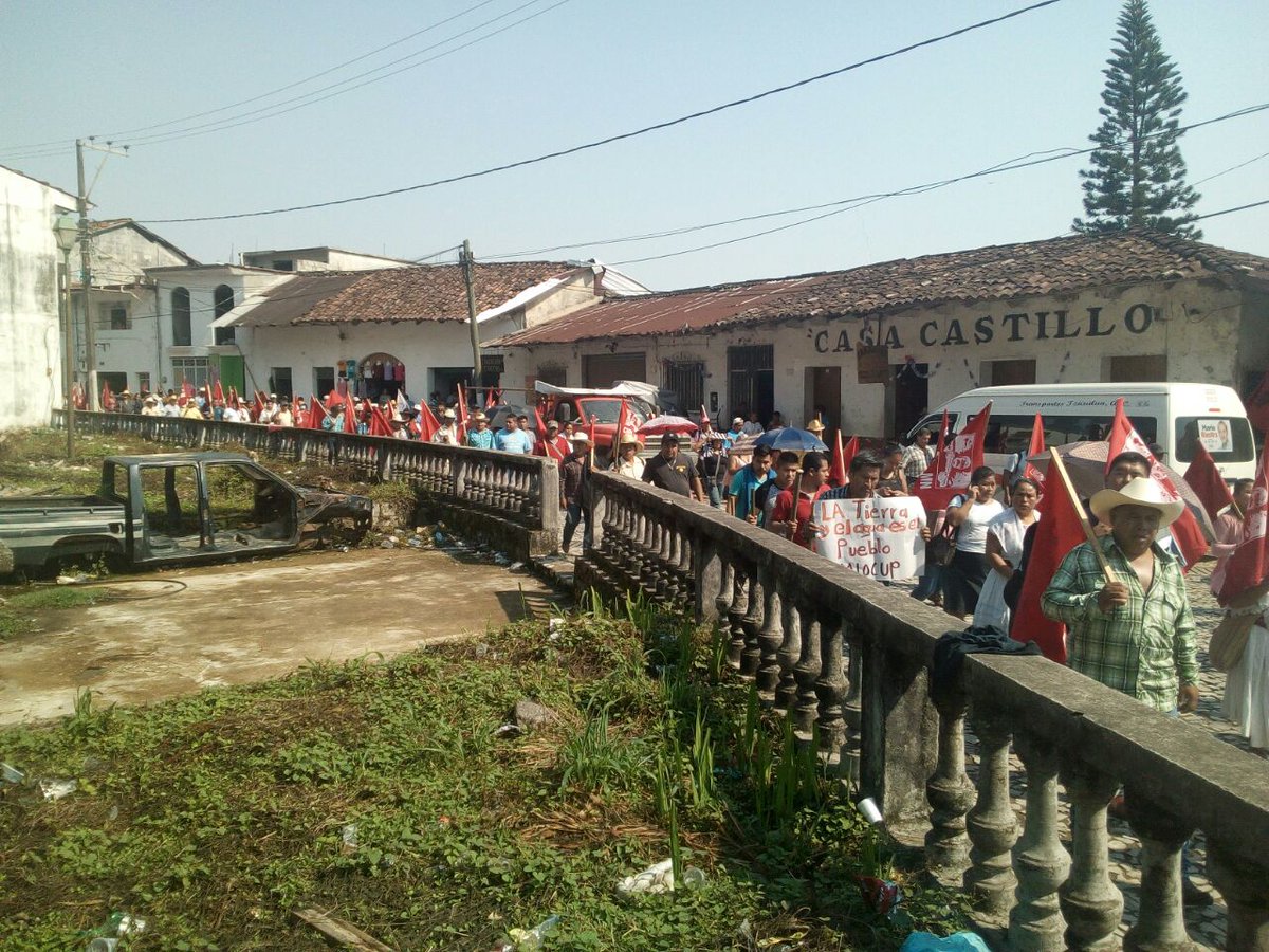 Pobladores de Cuetzalan exigen la cancelación del relleno sanitario