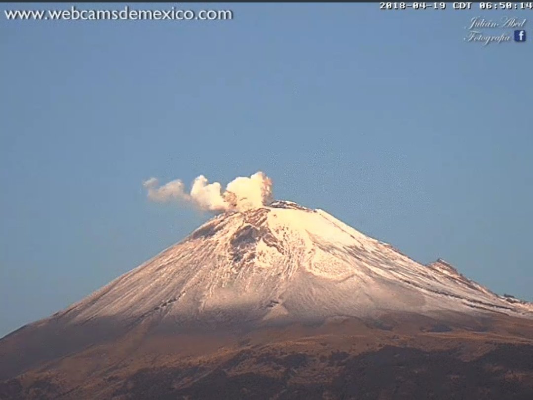 FOTOS: Con espectacular explosión, amanece el Popocatépetl