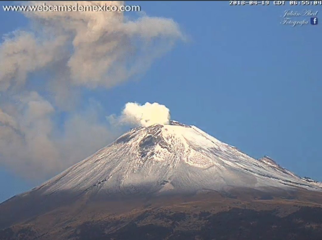 FOTOS: Con espectacular explosión, amanece el Popocatépetl