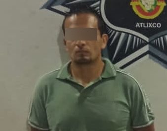 Cae joven con dosis de cristal y arma blanca en Atlixco