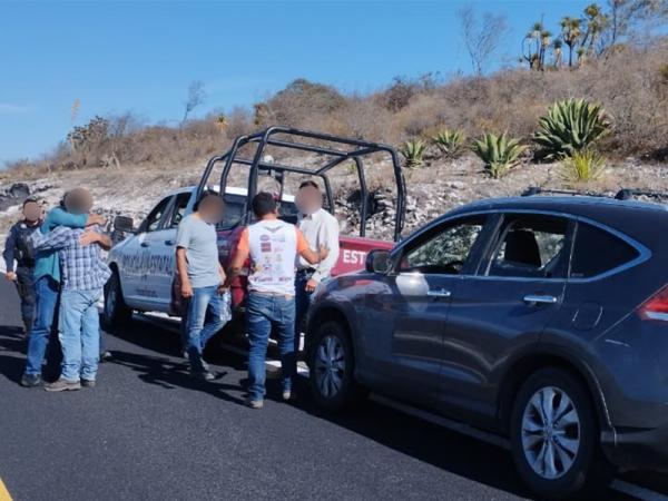 Tres víctimas de secuestro son rescatadas en Acatlán