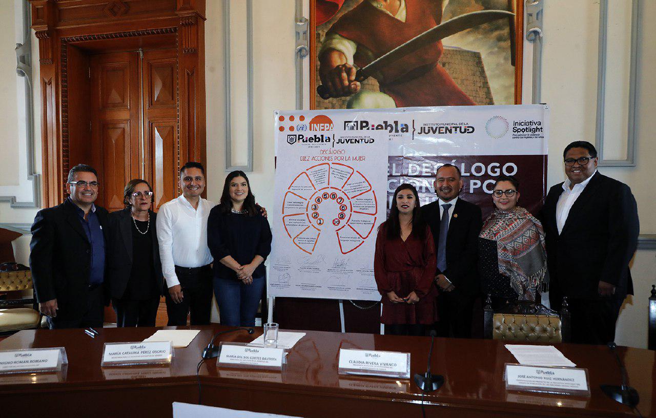 Firman decálogo en el ayuntamiento de Puebla para erradicar la violencia